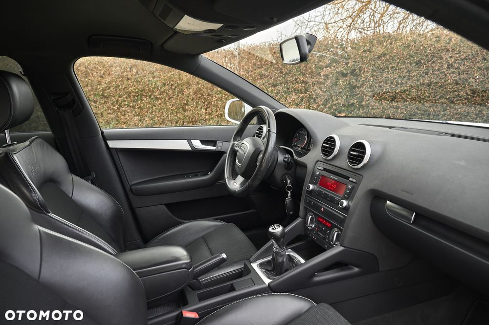 Audi A3 Sportback 1.4 TFSI S line Sportpaket - 34