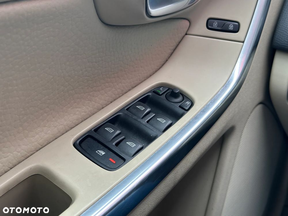 Volvo XC 60 3.2 AWD RDesign - 20