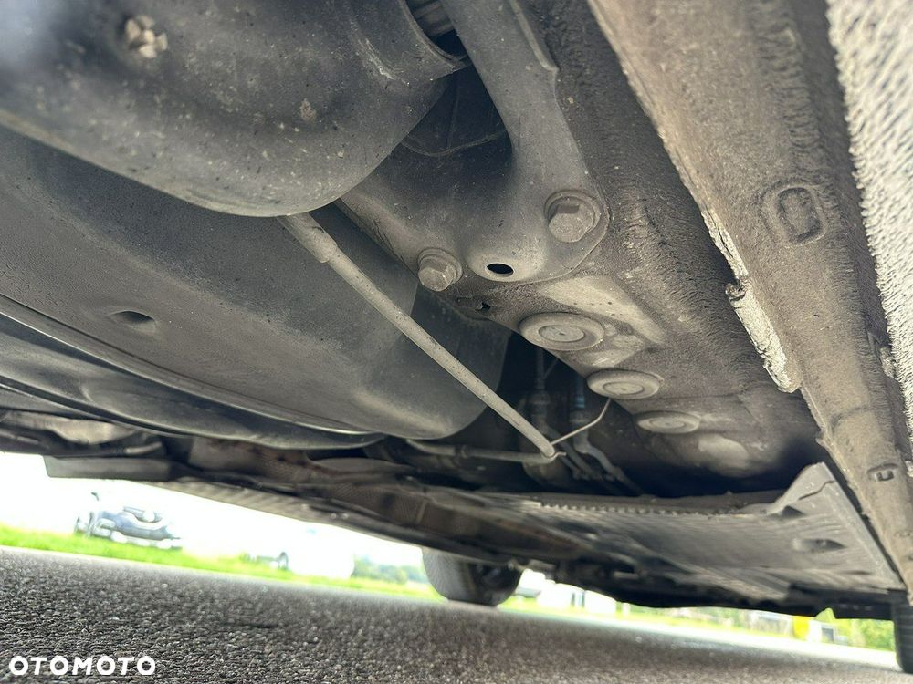 Volkswagen Touran 1.6 TDI DPF Trendline DSG - 27