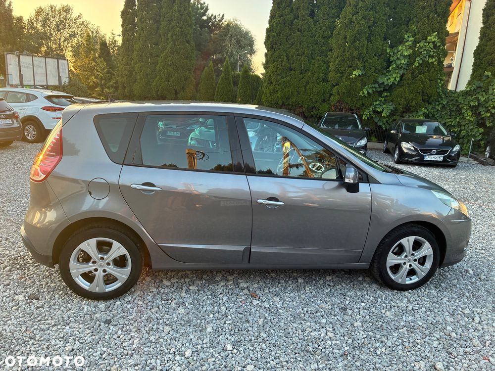 Renault Scenic 1.6 16V 110 Authentique - 8