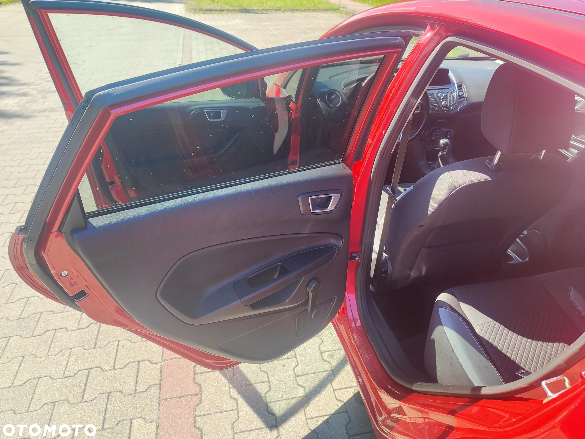 Ford Fiesta 1.0 EcoBoost Start-Stop Titanium - 34