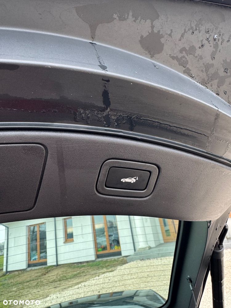 Jaguar F-Type R AWD - 23