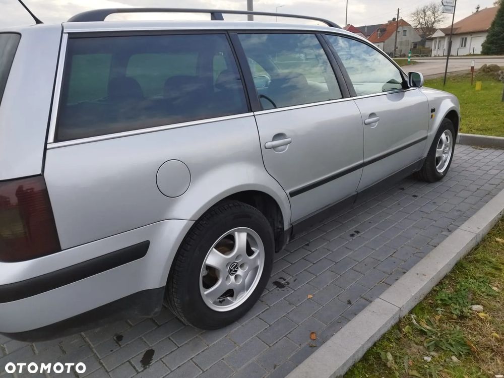 Volkswagen Passat 1.6 Comfortline - 17