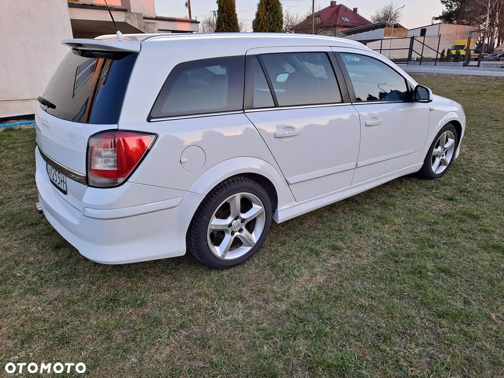 Opel Astra 1.9 CDTI DPF Cosmo - 9