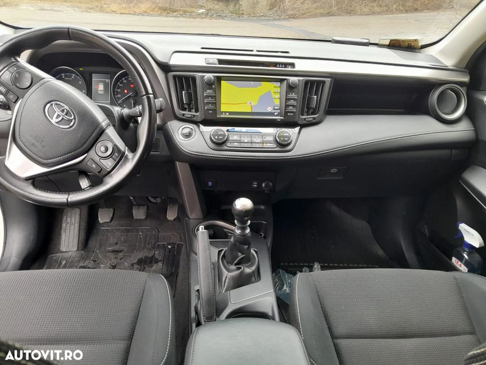 Toyota RAV4 2.0 D-4D 2WD Comfort - 10