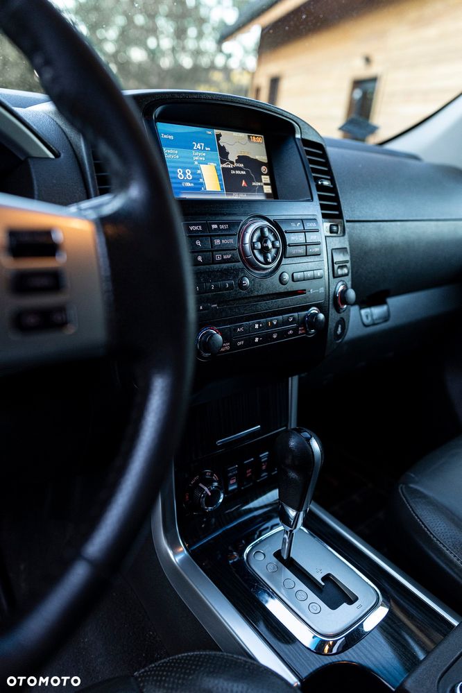 Nissan Pathfinder - 8