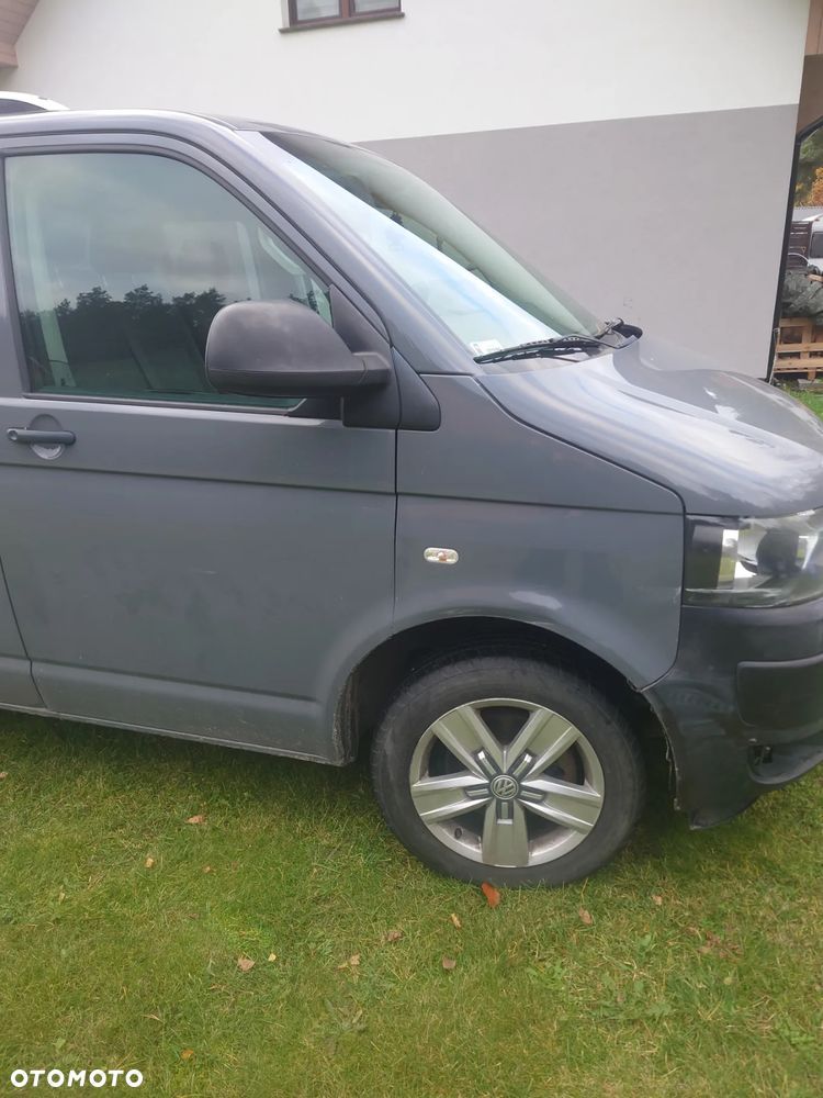 Volkswagen Caravelle - 7