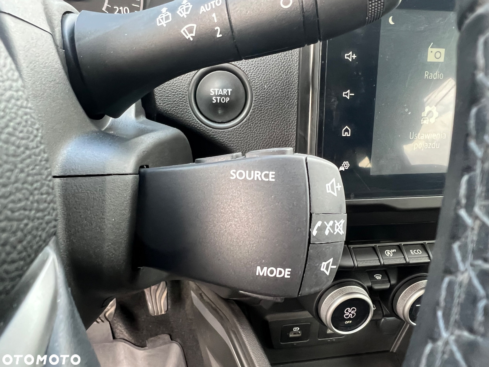 Dacia Duster TCe 100 2WD Celebration - 18