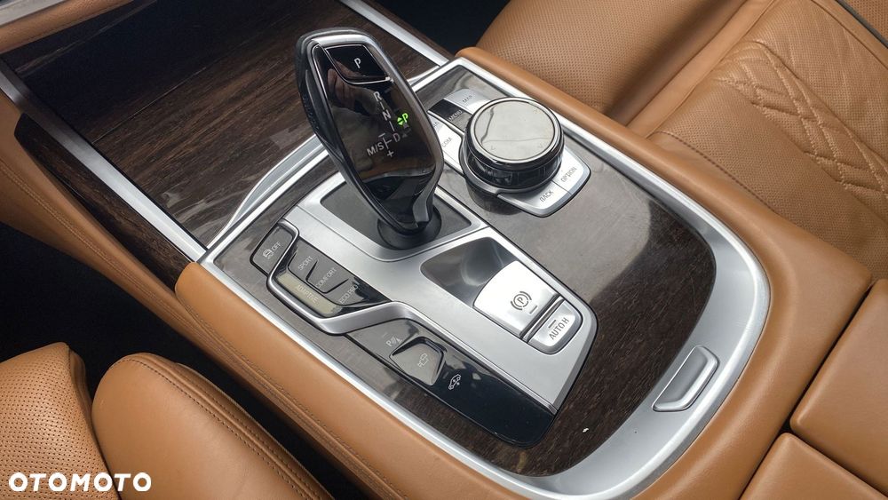 BMW Seria 7 740d xDrive mHEV sport - 19