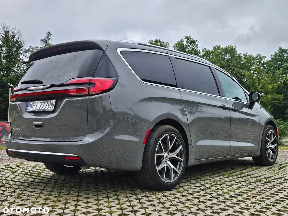 Chrysler Pacifica - 3