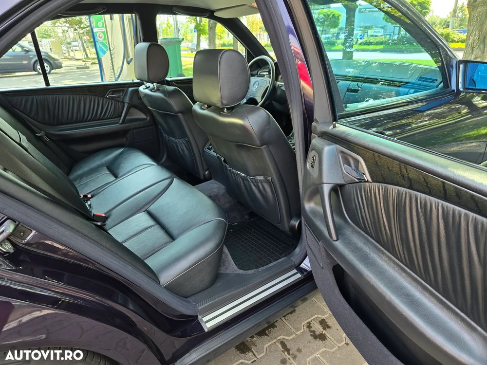 Mercedes-Benz E - 16