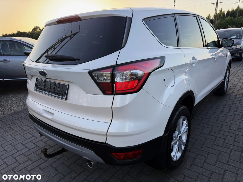 Ford Kuga 2.0 TDCi 4x2 Titanium - 4