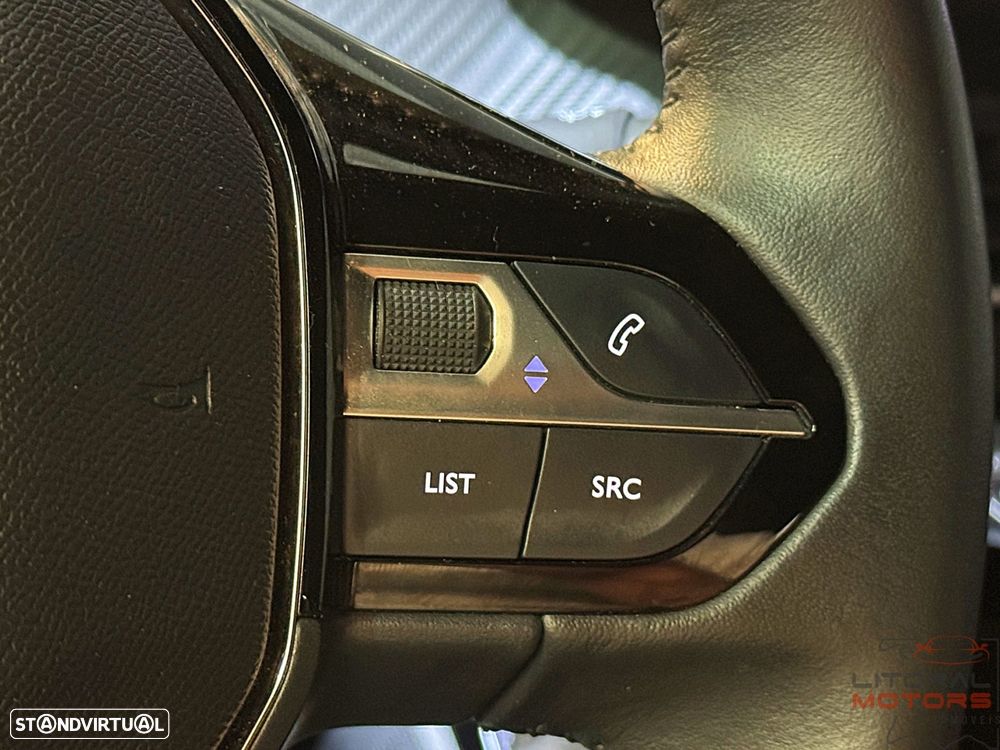 Peugeot 2008 1.2 PureTech Allure - 25