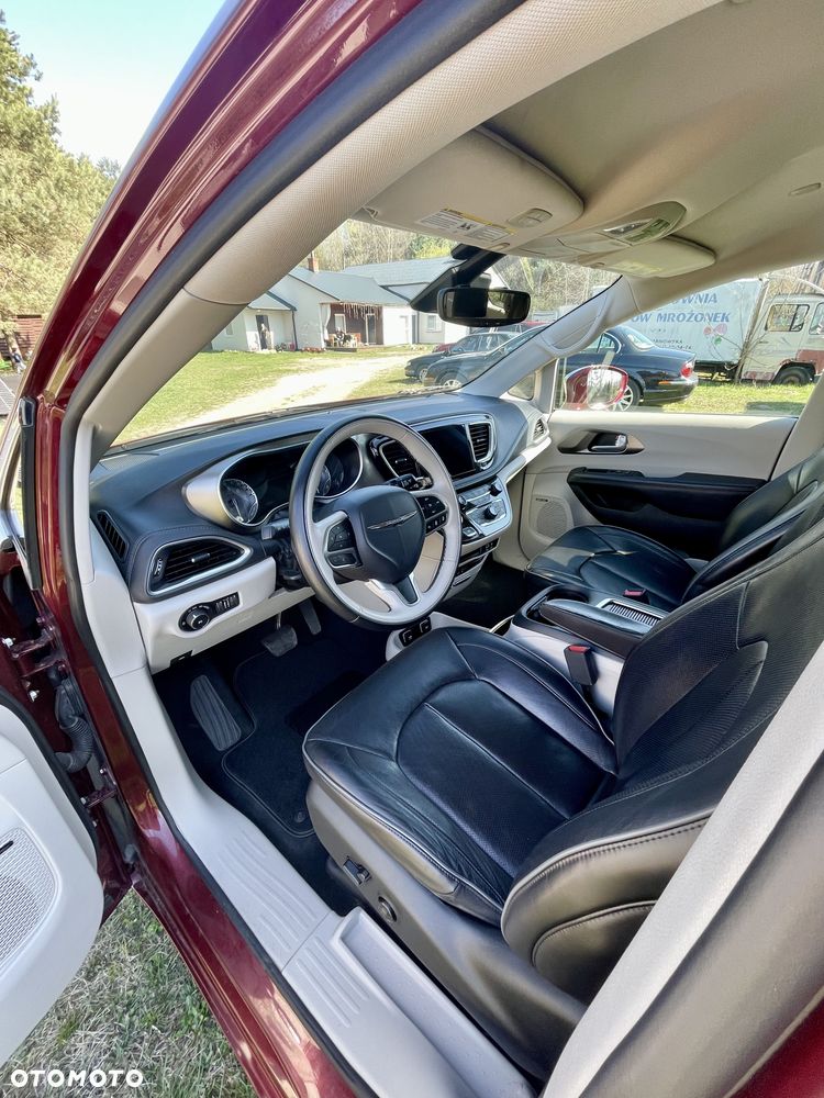 Chrysler Pacifica - 6