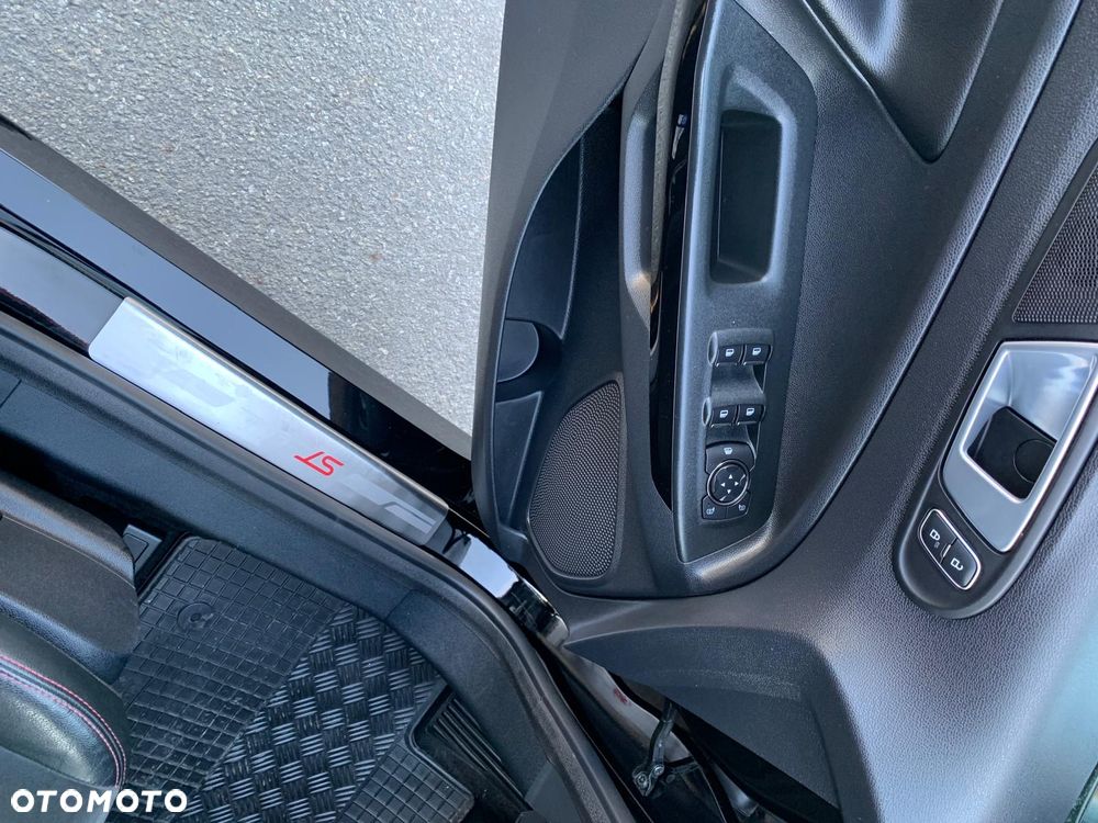 Ford EcoSport - 17