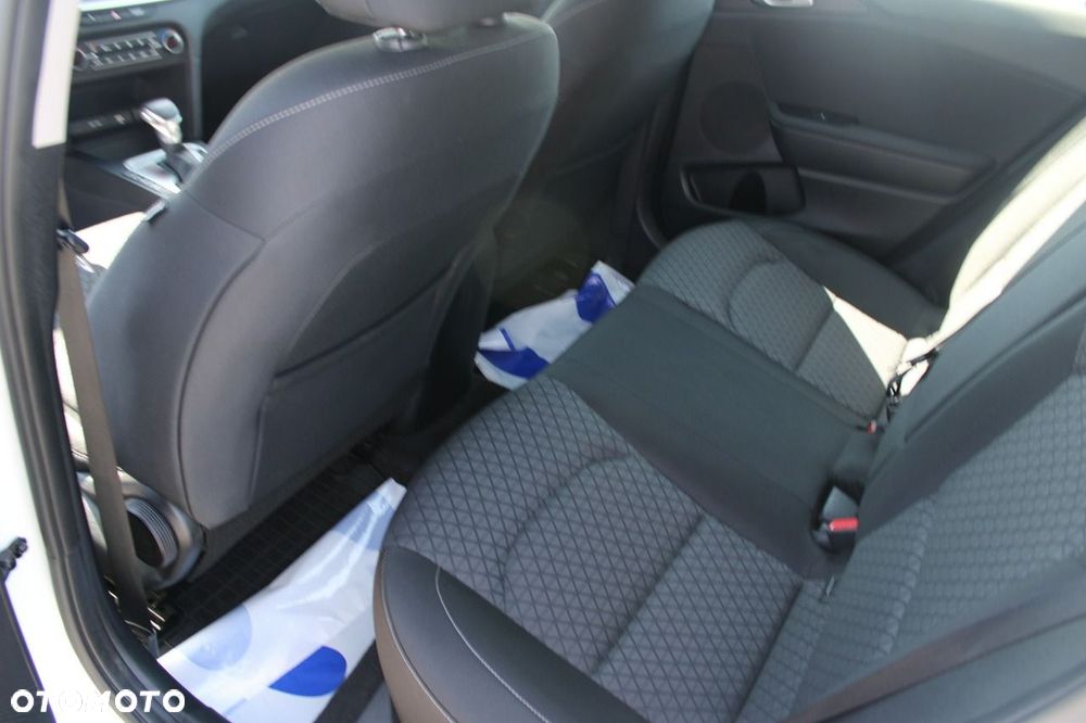 Kia Ceed - 13