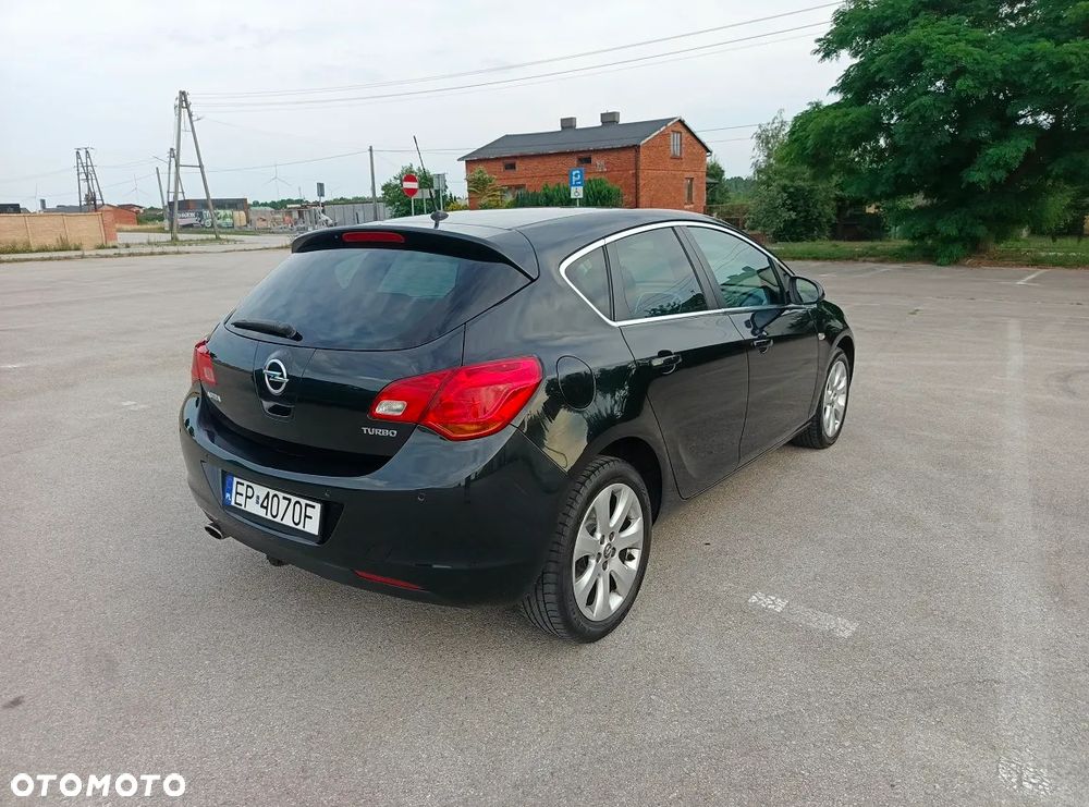 Opel Astra 1.4 Turbo 150 Jahre - 4