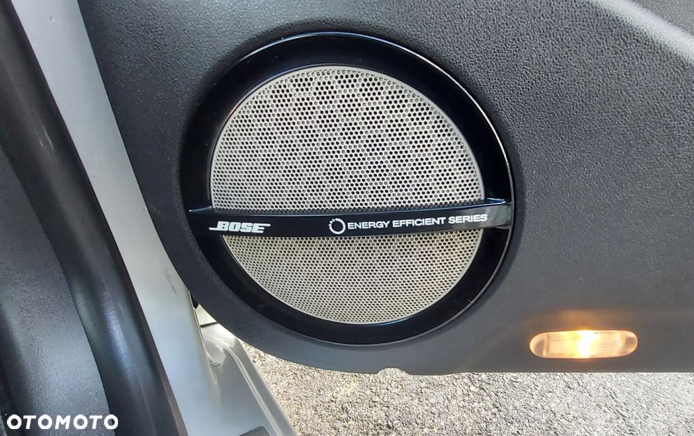 Renault Scenic ENERGY TCe 130 BOSE EDITION - 25