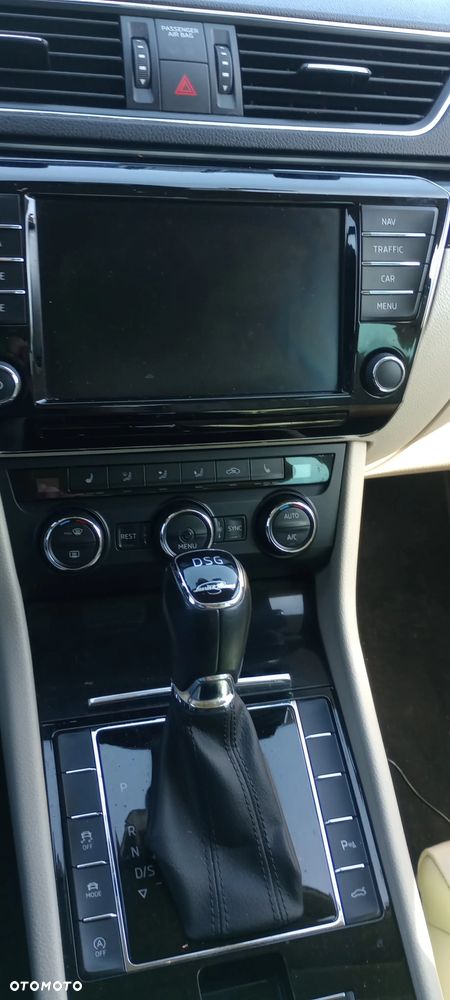 Skoda Superb 2.0 TSI L&K DSG - 23