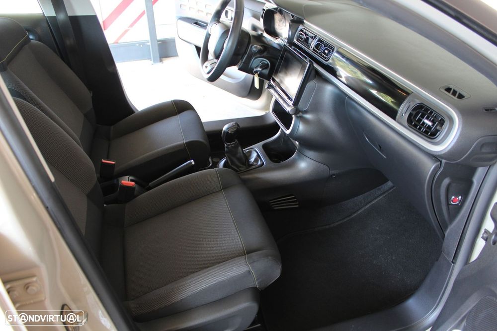 Citroën C3 1.2 PureTech Plus - 26