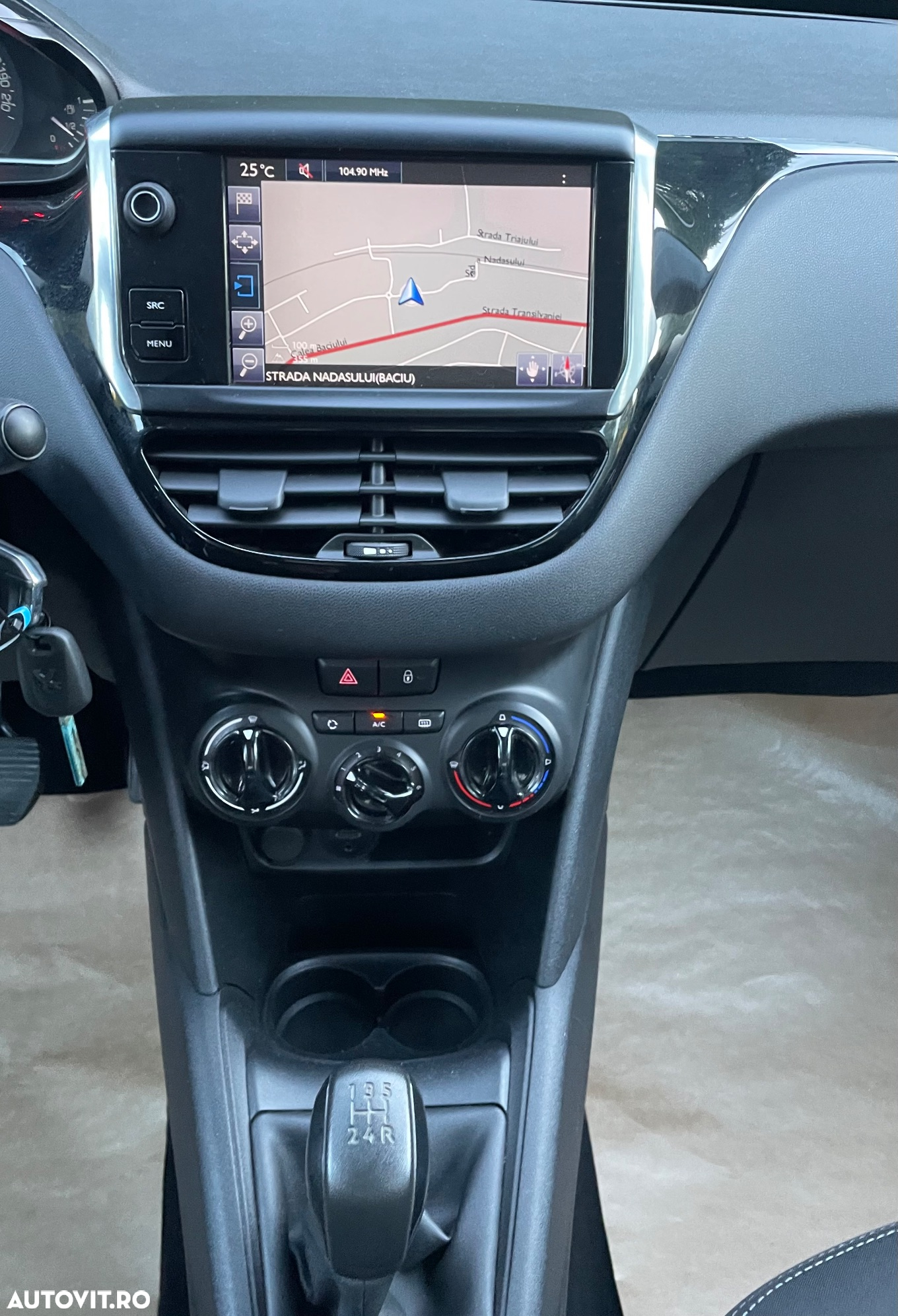 Peugeot 208 1.2 L PureTech STT Allure - 35