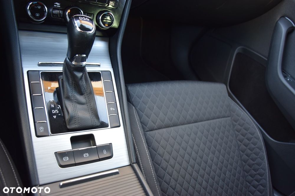 Skoda Superb 2.0 TDI Sportline DSG7 - 23