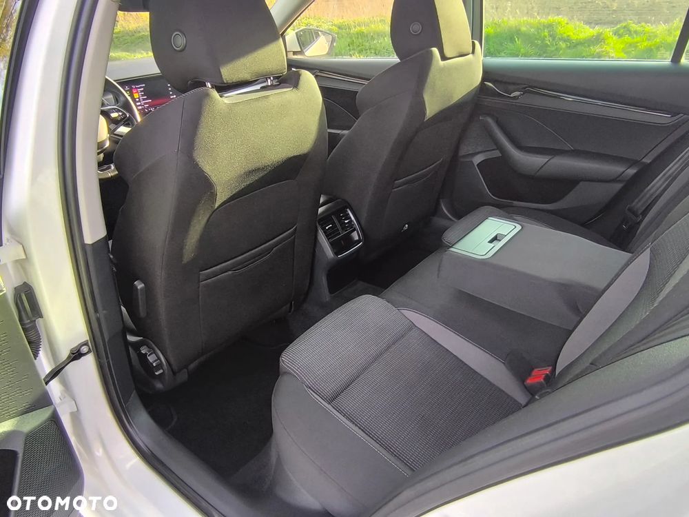 Skoda Octavia 2.0 TDI 4x4 Style DSG - 17