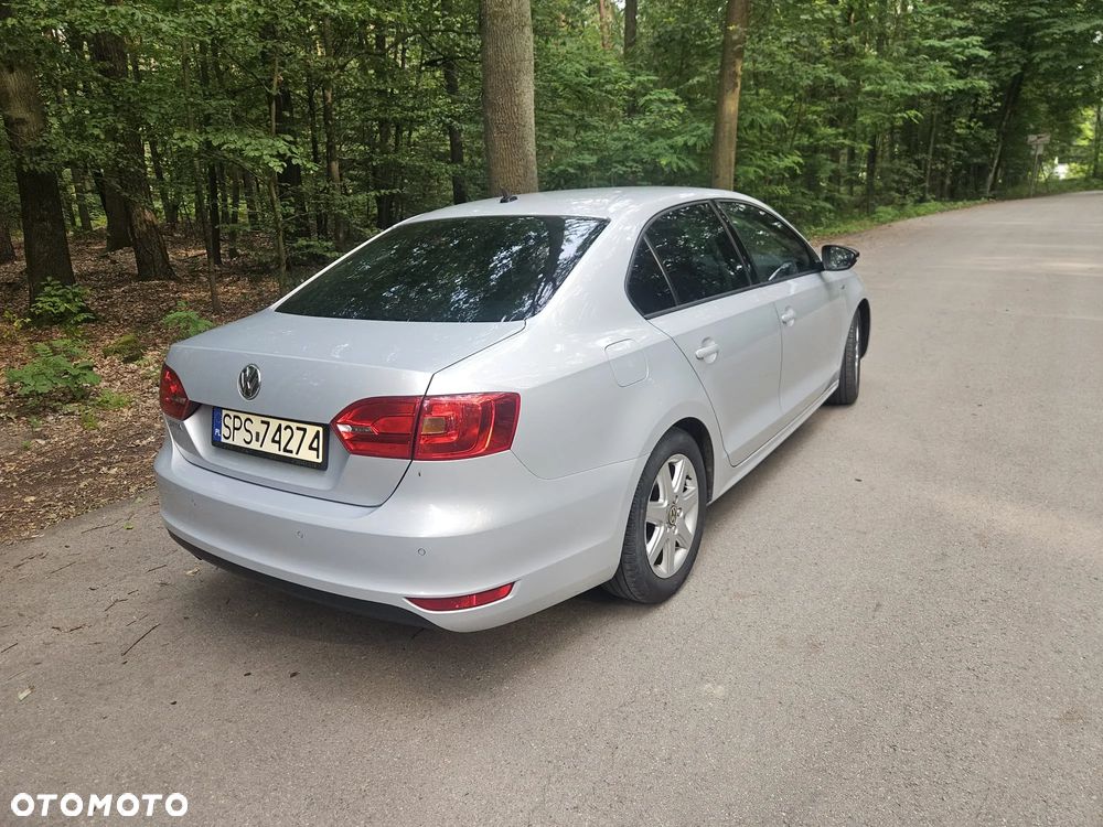Volkswagen Jetta 1.2 TSI Comfortline - 4