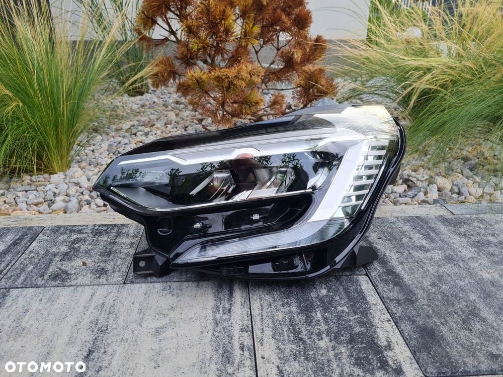 RENAULT CAPTUR II Kompletna Lampa lewa przód Full Led 260608054R - 2