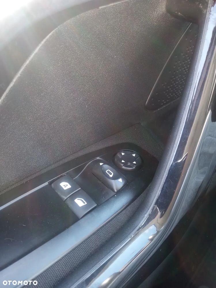 Peugeot 208 1.2 PureTech Active - 11