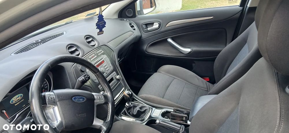 Ford Mondeo 2.0 TDCi Titanium - 18