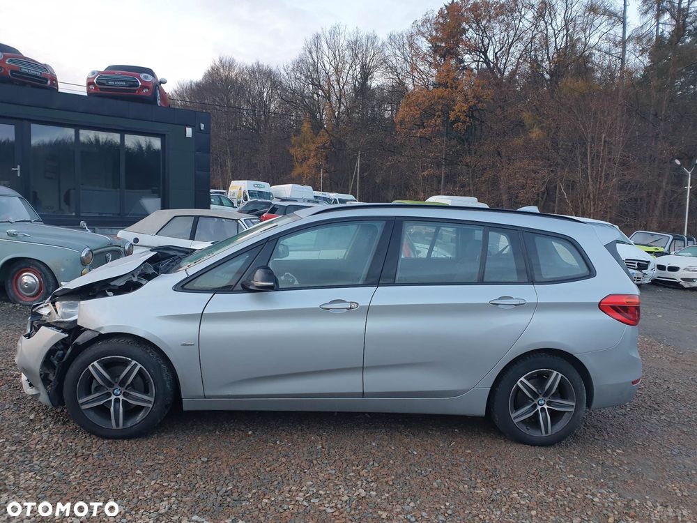BMW Seria 2 216d - 11