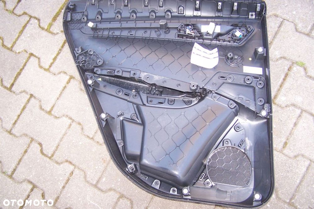 Skoda Karoq tapicerka boczek drzwi 57A 867 024T - 5