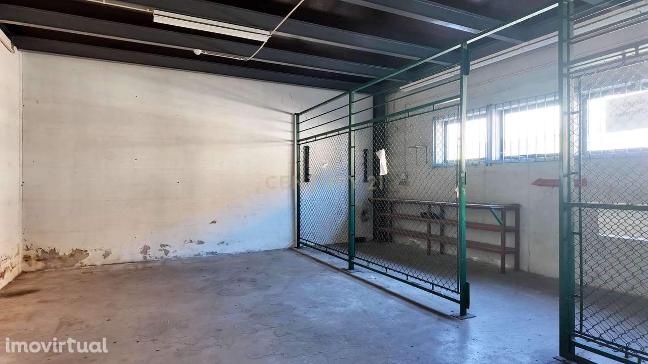 Armazem - Vila Nova Telha - Junto ao Aeroporto - Grande imagem: 2/18