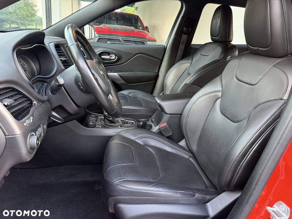 Jeep Cherokee - 20
