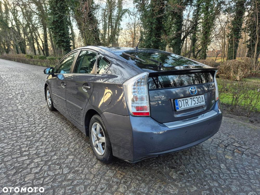 Toyota Prius (Hybrid) Executive - 5