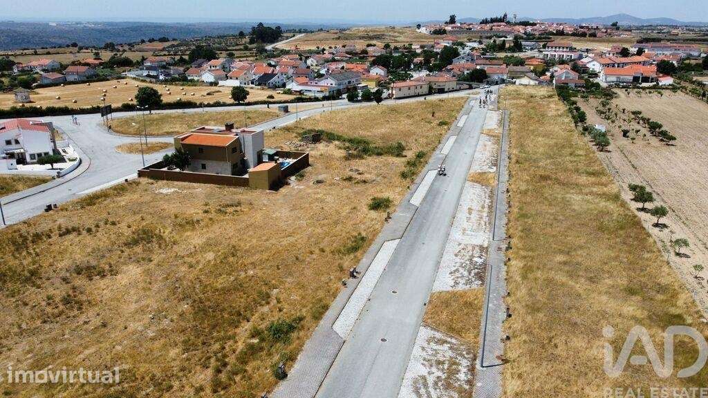 Terreno em Almeida de 562,00 m2 - Grande imagem: 2/29