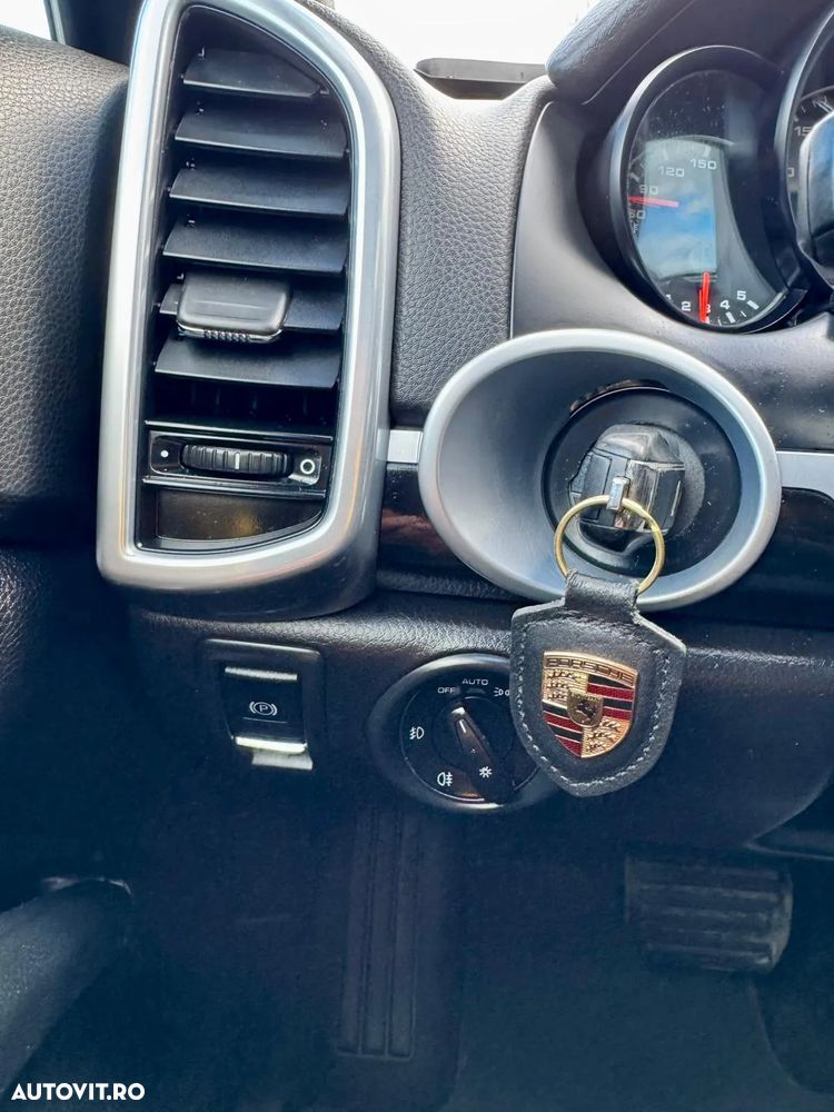 Porsche Cayenne 3.0TD TipTronic - 24