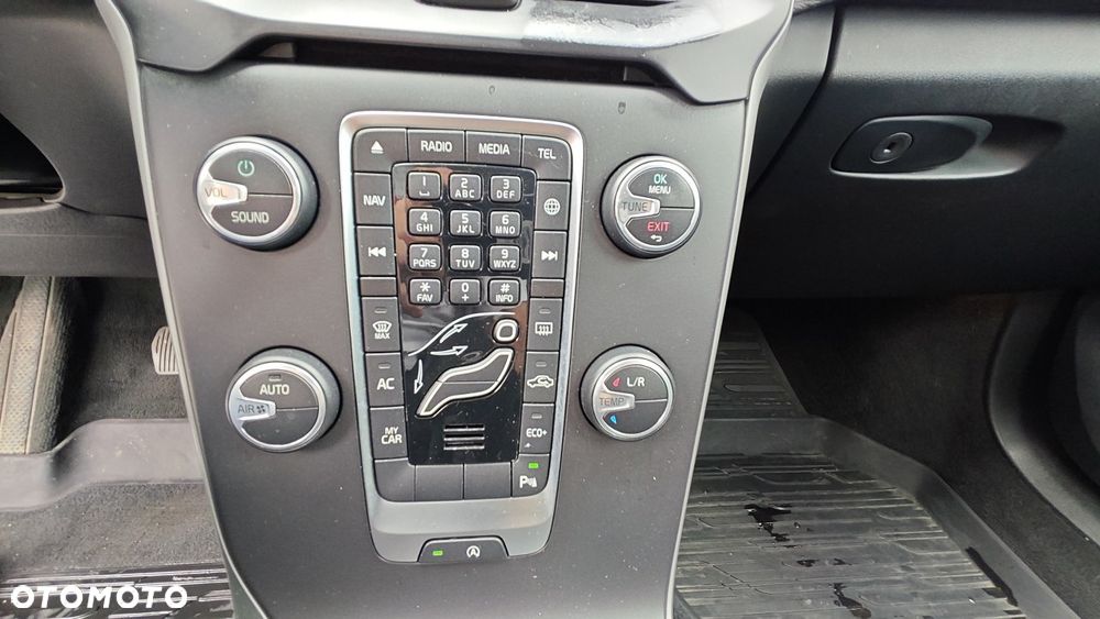 Volvo V40 D3 Drive-E SCR Momentum - 8