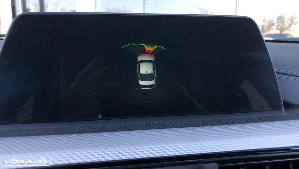 BMW 330 e iPerformance Pack M - 19