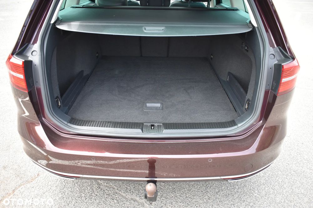Volkswagen Passat Variant 2.0 TDI (BlueMotion Technology) Highline - 18