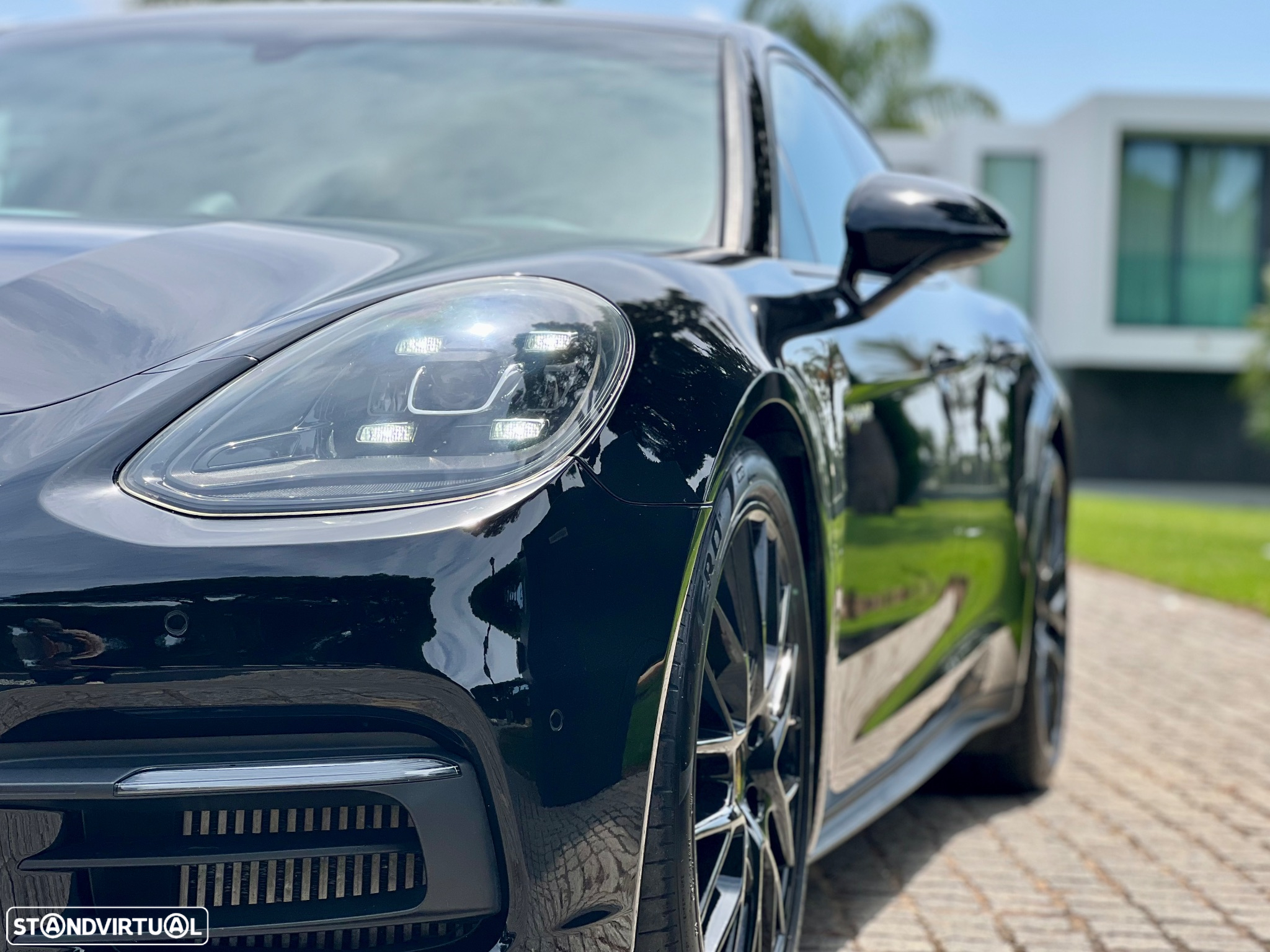 Porsche Panamera 4 E-Hybrid - 16