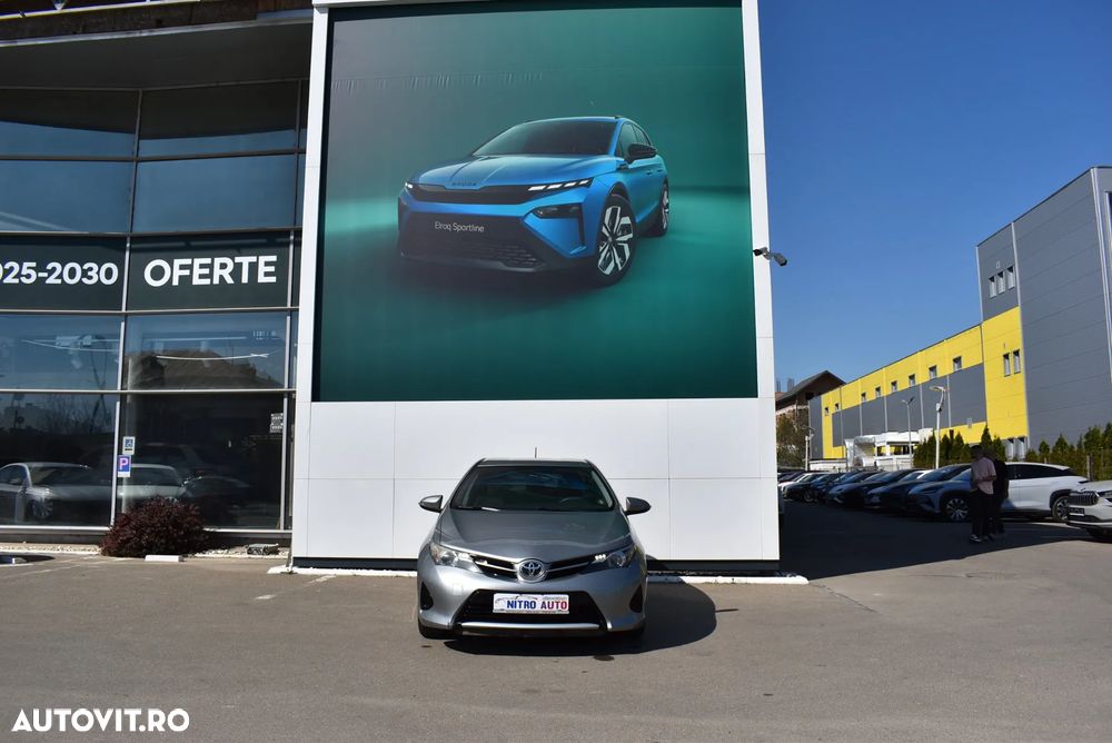Toyota Auris 1.33 Dual VVT-i Terra - 1