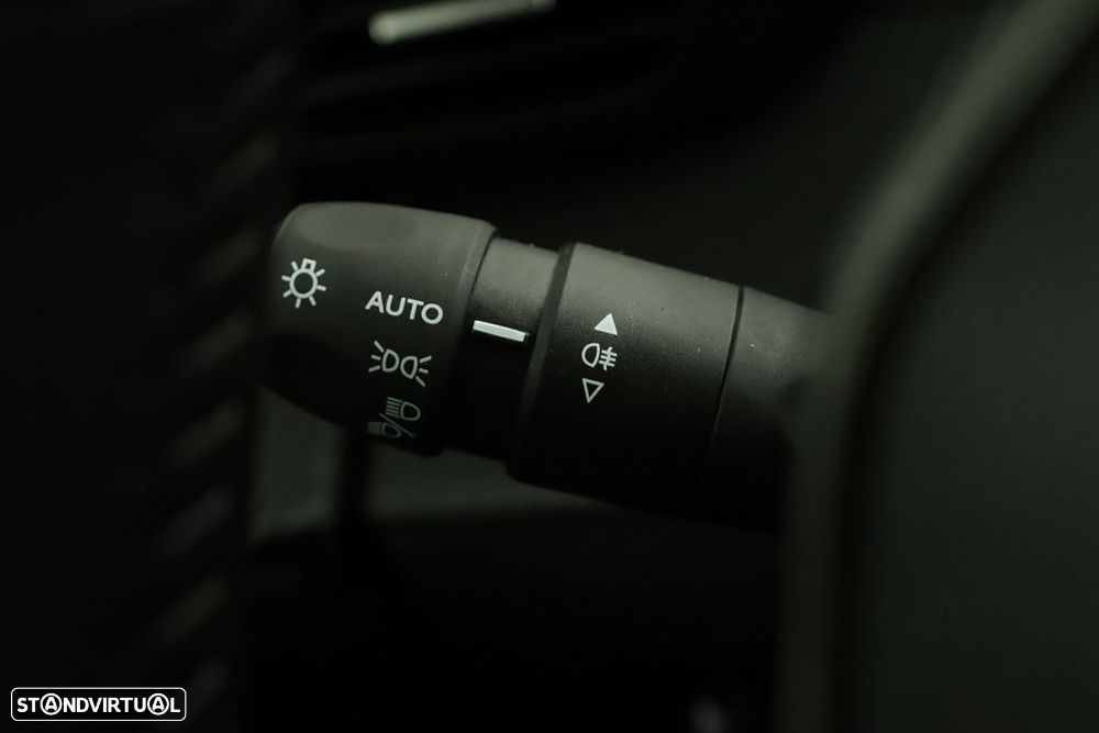 Peugeot 2008 1.2 PureTech Allure - 16