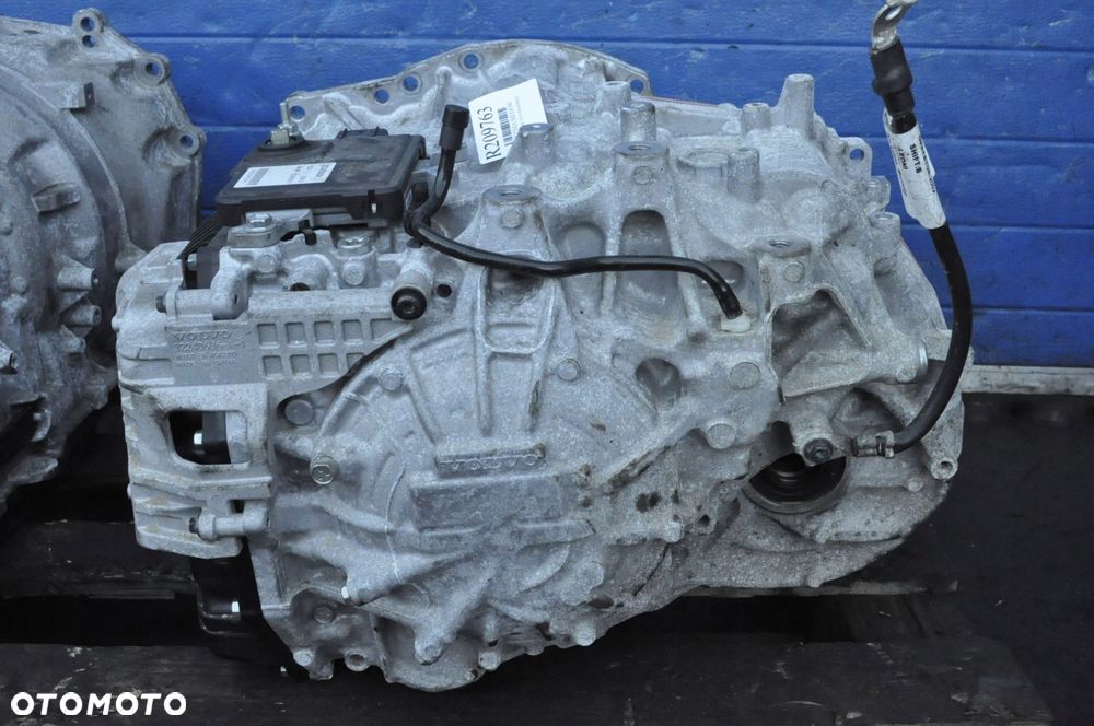 VOLVO XC40 B4 Mild-Hybrid 2.0 16V 145kW 197KM SKRZYNIA BIEGÓW P1285466 17ts - 2