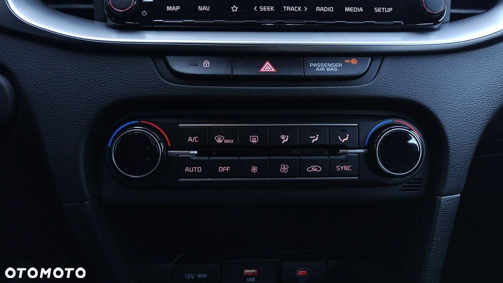Kia Ceed - 21