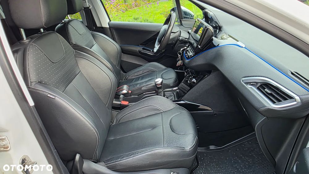 Peugeot 208 - 21