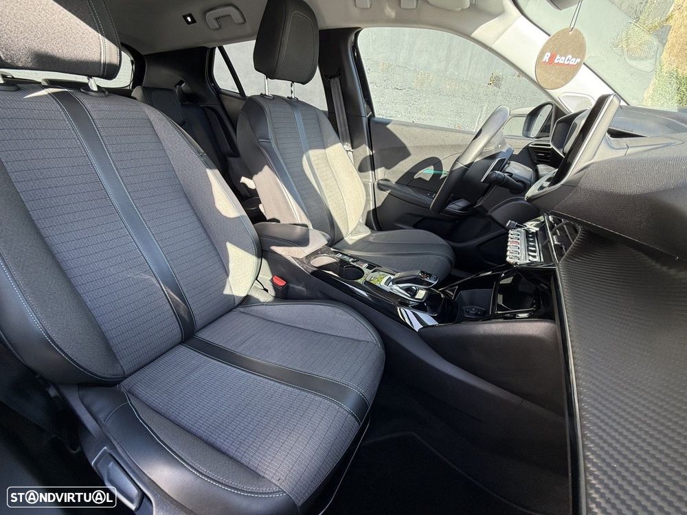 Peugeot 2008 1.2 PureTech Allure Pack EAT8 - 6