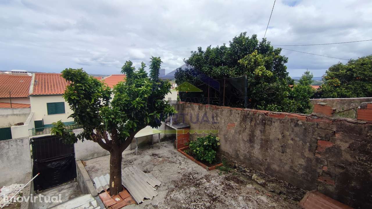 Moradia V4 com Quintal e 2 Sótãos - Bombarral - Vale Covo - Grande imagem: 3/23