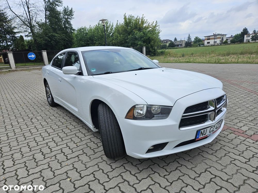 Dodge Charger 3.5 V6 SXT - 4